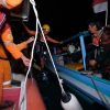 Tim SAR Gabungan Selamatkan 5 Pemancing yang Terombang-ambing di Perairan Air Anyir