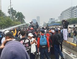 Demo Ribuan Orang di Gedung DPR Ricuh, BEM UI Tegaskan Belum Turun ke Jalan