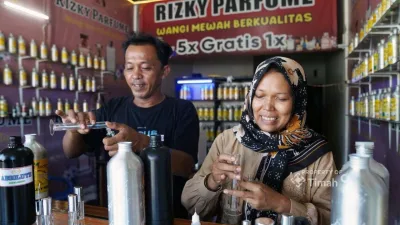 Kisah Dewi Membesarkan Rizky Parfume Berkat Sentuhan PT Timah, Intip Omzetnya